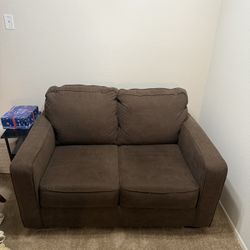 Pull Out Couch - Hardly Used