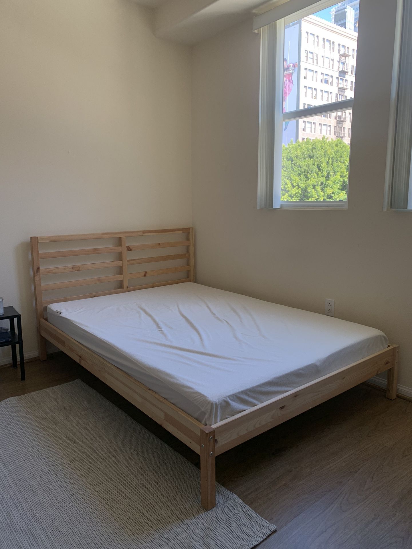 Selling an IKEA bed with mattress