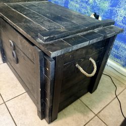Antique Style Large Dark Wooden Storage Trunk  (w31"D18"H19")