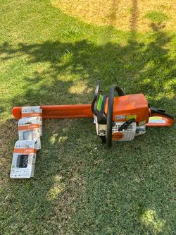 Chainsaw with chains