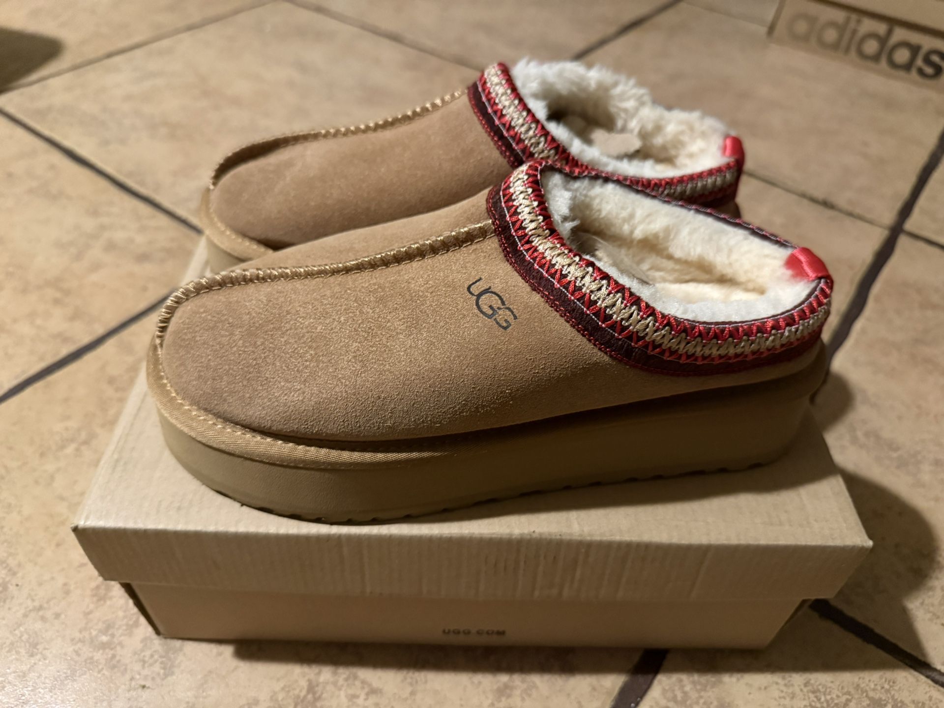 Brand New Size 8 Uggs 