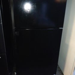 Whirlpool REFRIGERATOR 