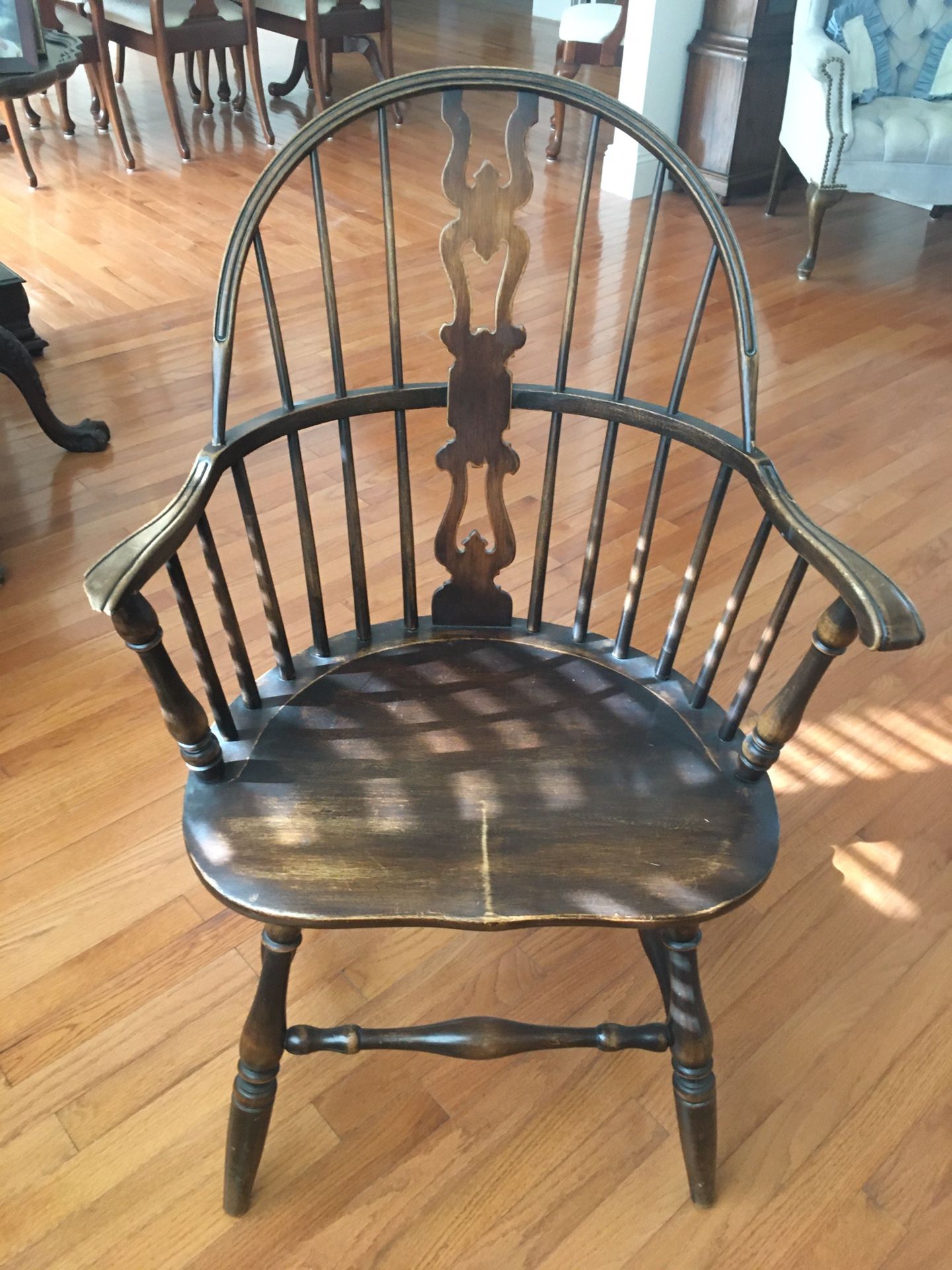 Antique Windsor Splat Back Pegged Knuckle Arm Chair