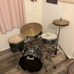 Pearl 4 Piece Drum Set
