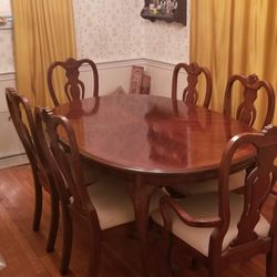 Antique Solid Wood Dining Room Set w/Chairs