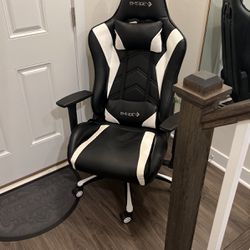 Emerge Adjustable Gaming Chair (Lightly Used)