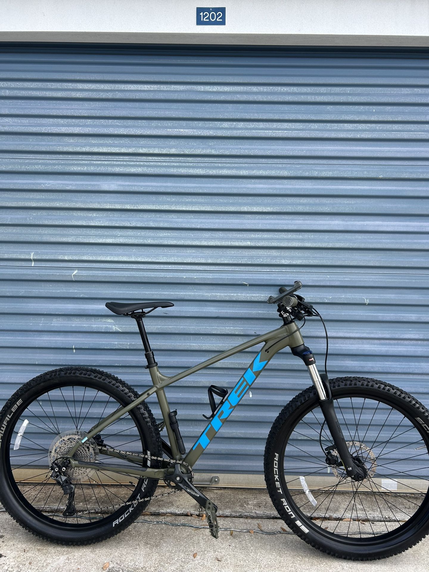 Trek Roscoe 6 Mountain Bike 27.5”