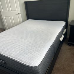Ellenbrook Queen Size Bed