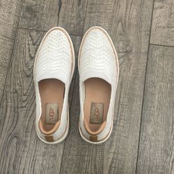 Ugg Cream Shoes 