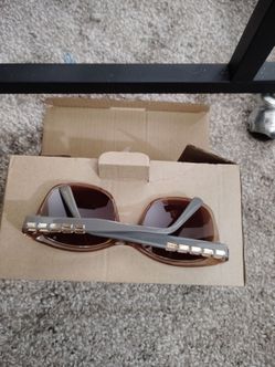 Vera Wang designer sunglasses