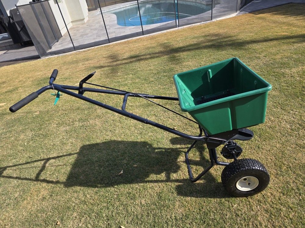 Lesco 50lb Spreader Pro / Commercial Grade