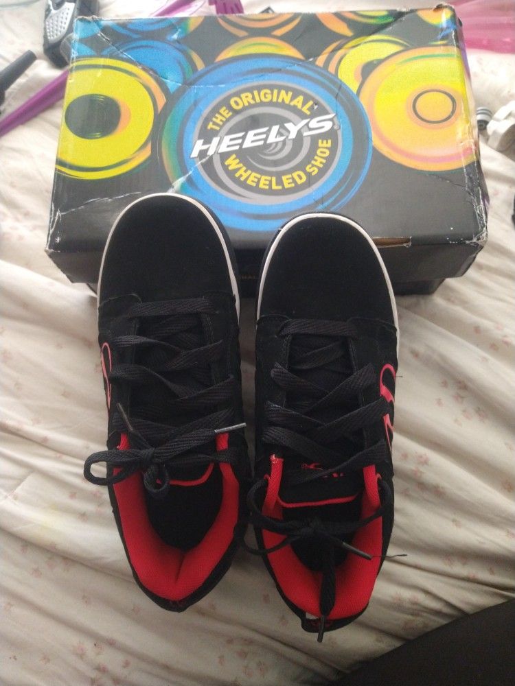 Boys Heelys Heeled Shoe Black Red Voyager Skate Shoe Size 5 Youth