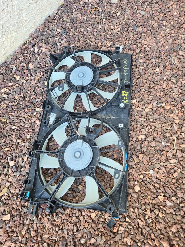 TOYOTA PRIUS OEM FAN ASSEMBLY