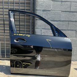 2019 -2023 BMW X7 - Front Passenger Side Door OEM 