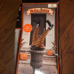Animated Kicking Witch Legs