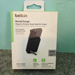 NEW! Belkin Portable Charger, Wireless Power Bank 5000 mAh MagSafe Charger 7.5W, Built-in Pop-up Kickstand, Black