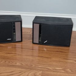Bose 100 J Speakers