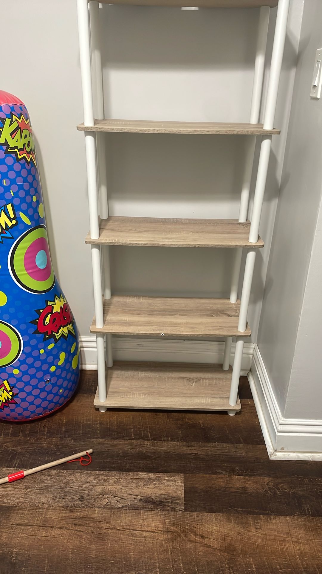 Lightweight Bookshelf / Storage Center 