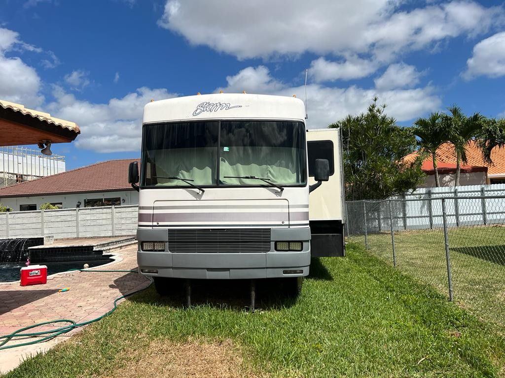 RV De 32' for Sale in Miami Gardens, FL - OfferUp