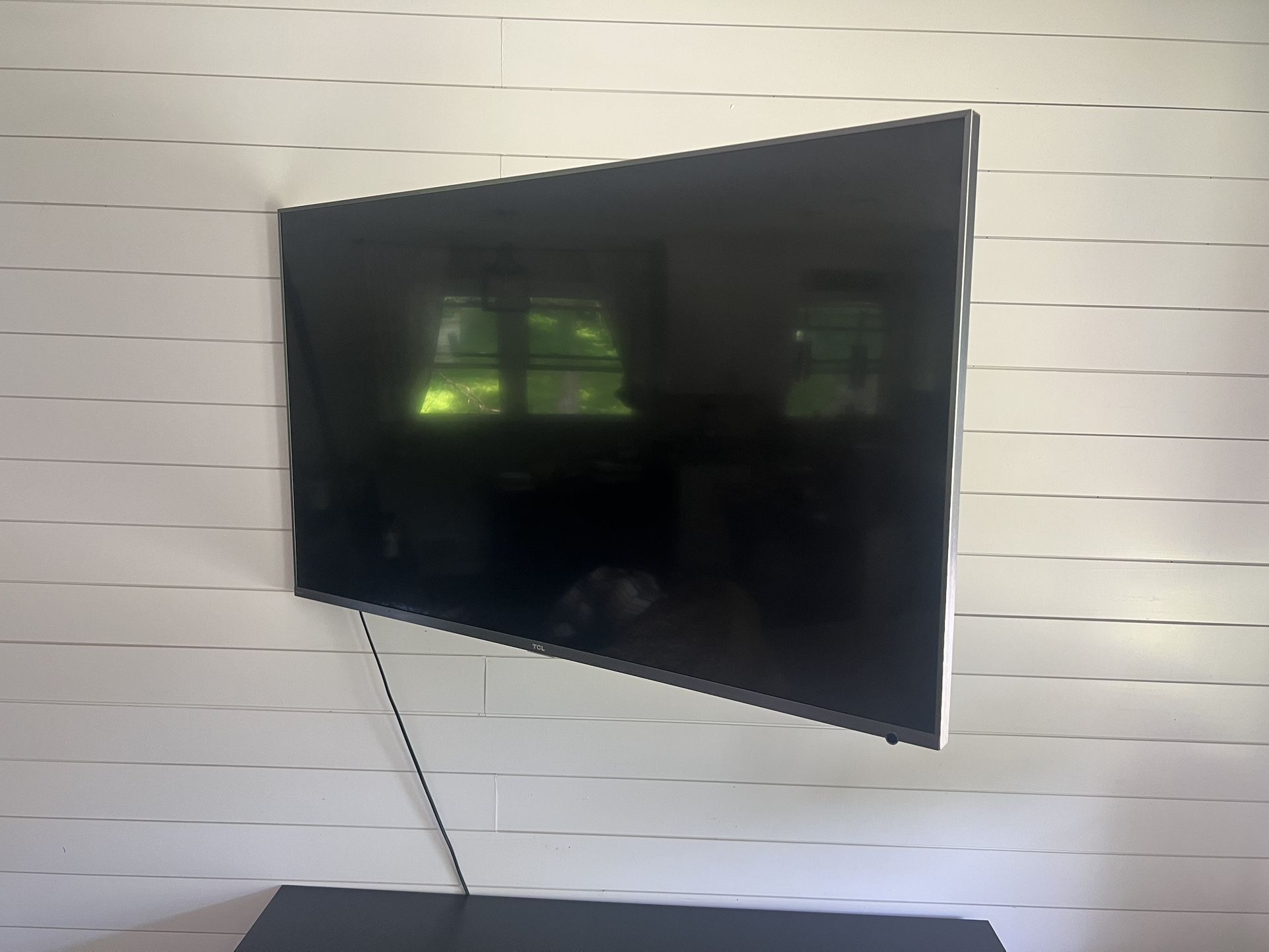 50in TV With wall Mount 