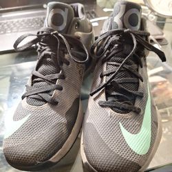 Nike KD Trey 5 IV EPGreen Glow Size 10.5 Mens