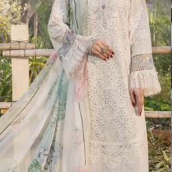 Pakistani woman’s full outfit