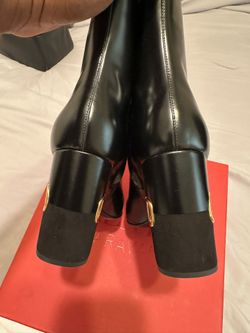 Black Boots 