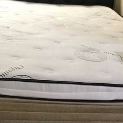 Royal memory foam  Queen  size set