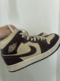 lot of women’s shoes