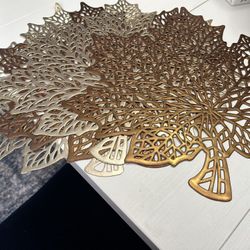 4 coppertoned plastic placemats