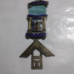 Silver And Animal Mason Pin 5 Inches Long Use