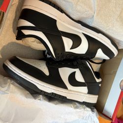 NIKE PANDA- BRAND NEW size 8