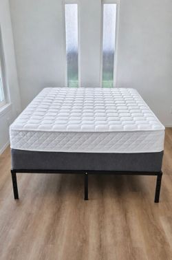 Very Nice Queen Spring Mattress, Boxspring and Platform Bed Frame