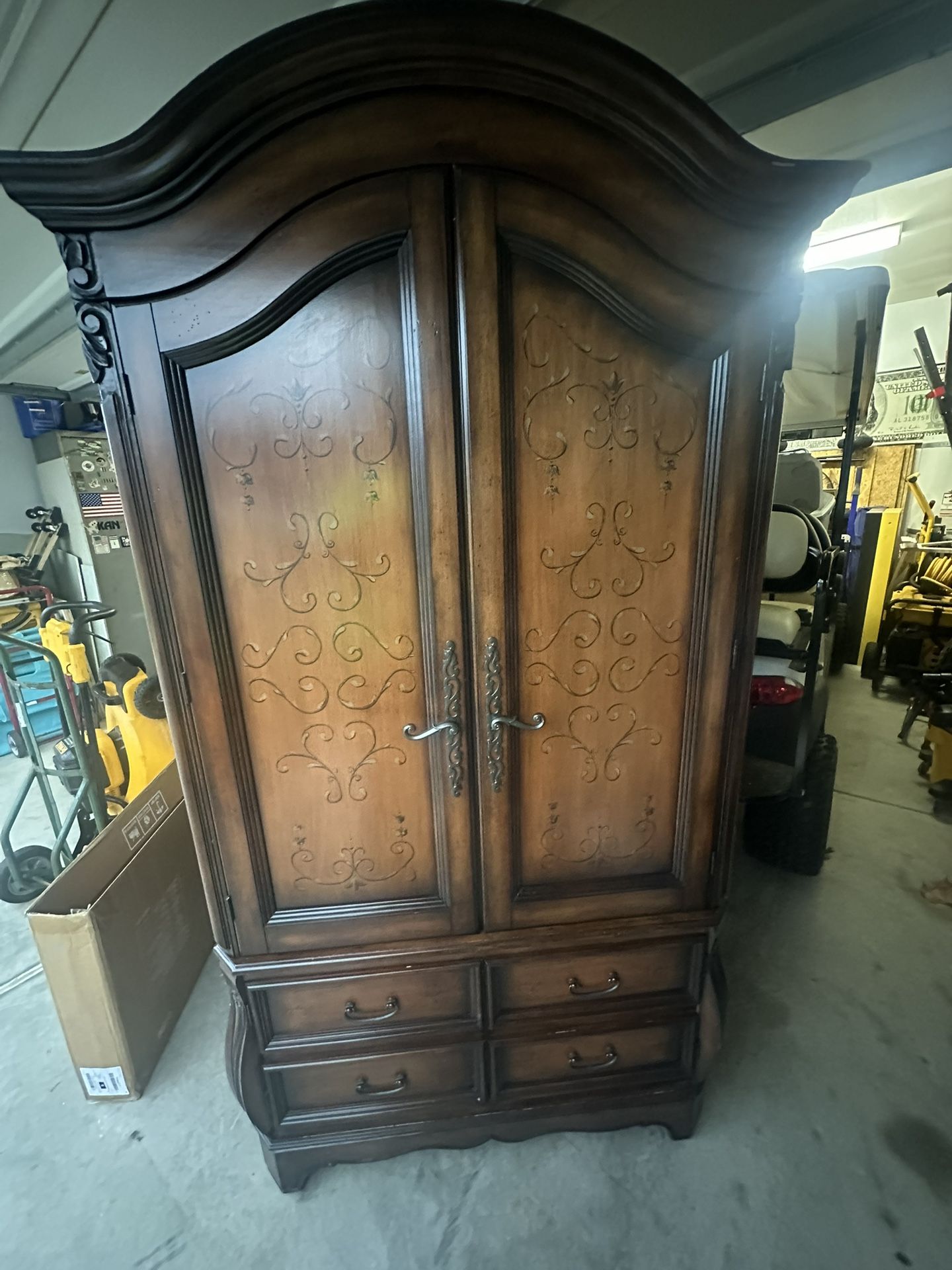 Armoire