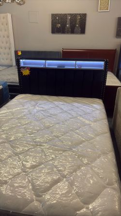 Full Bed With Mattress