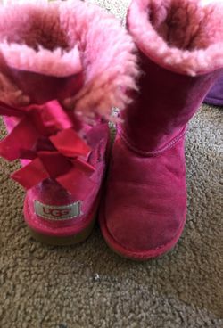 Toddler uggs size 9