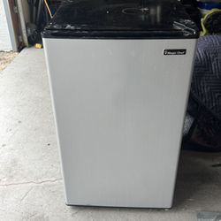 Magic Chef Mini Fridge