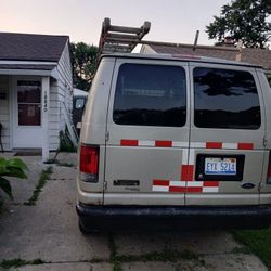 2007 E350 Van