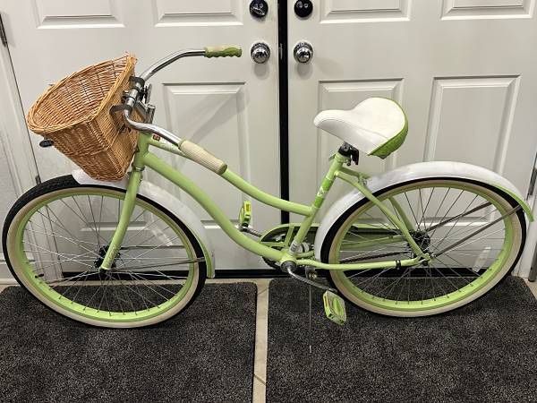 Women’s 26” Mint Green Beach Cruiser Bike Huffy Bicycle