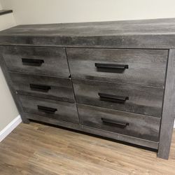 Big 6 Drawer Dresser 