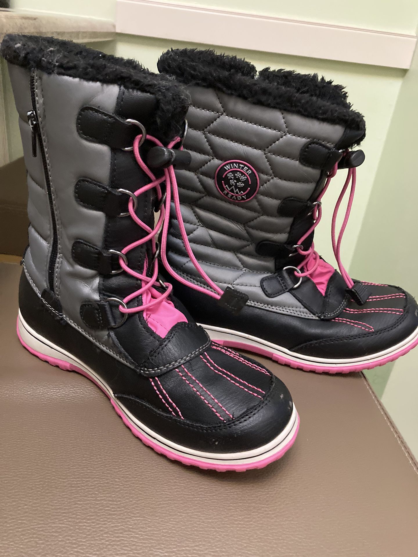 Girls Winter Snow Boots Size 5