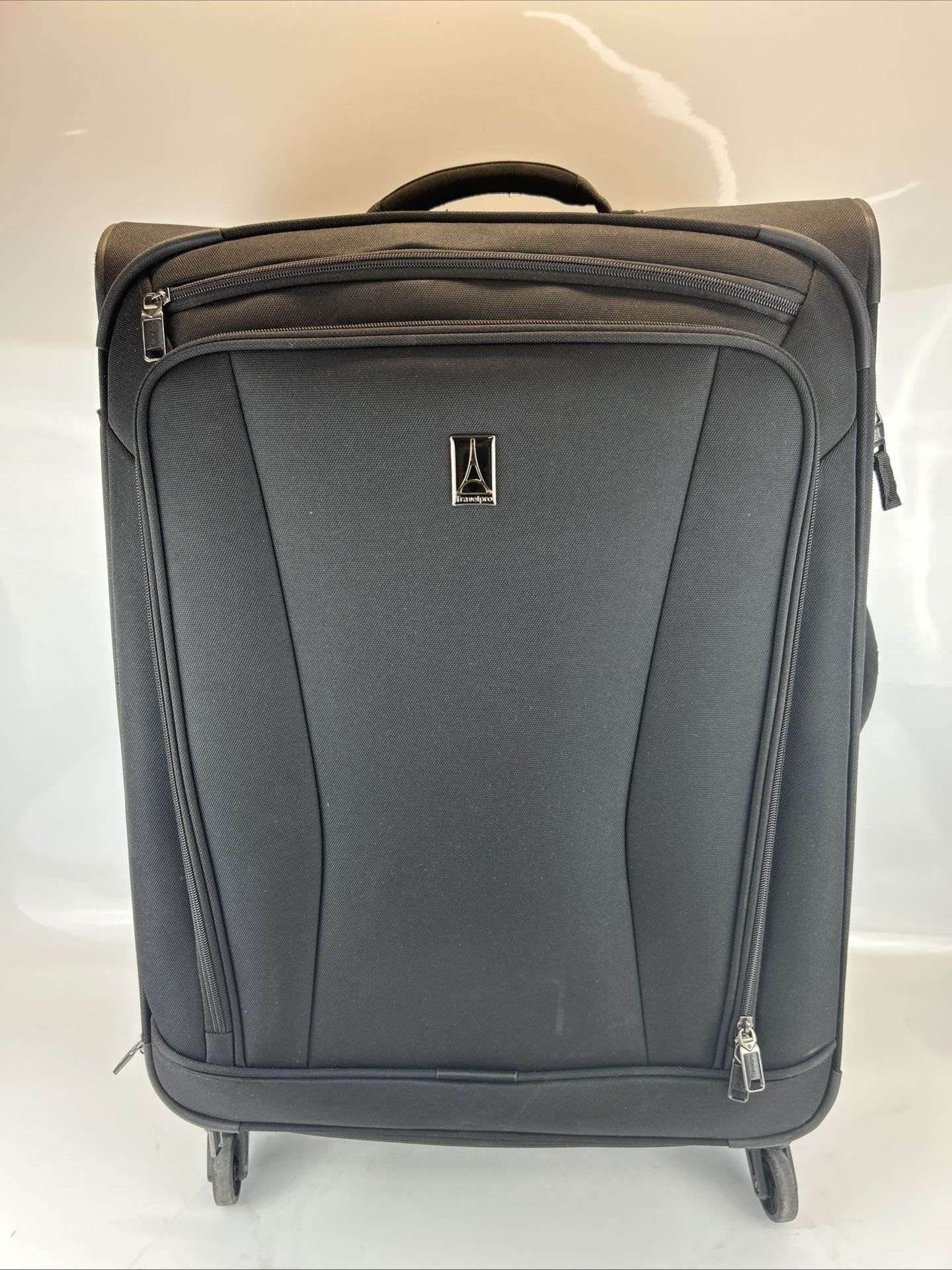 Travelpro Black Softside Luggage 4 Wheel 24"x18"x11" Extendable Suitcase