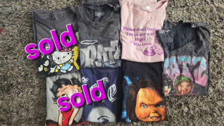 Women's graphic tee's Size Small $1 each