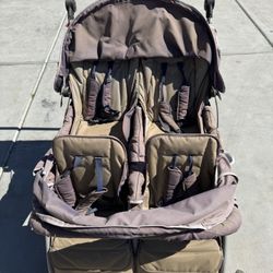 Double stroller 