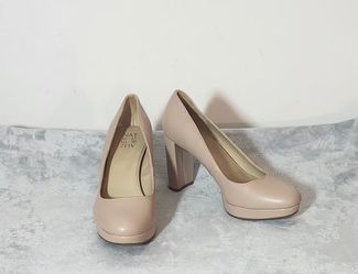 Naturalizer Berlin platform pumps Size: 8.5 Color: Beige/Nude