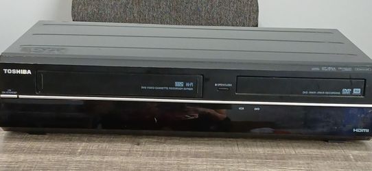 Toshiba VCR DVD/VHS Combo Recorder. DVR620KU. No Remote. For Parts. DVD Works