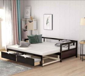 Daybed With Trundle w/  2 Twin Mattresses