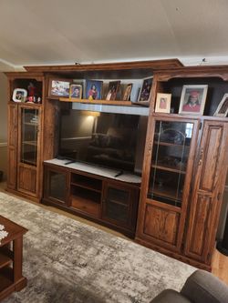 Entertainment center