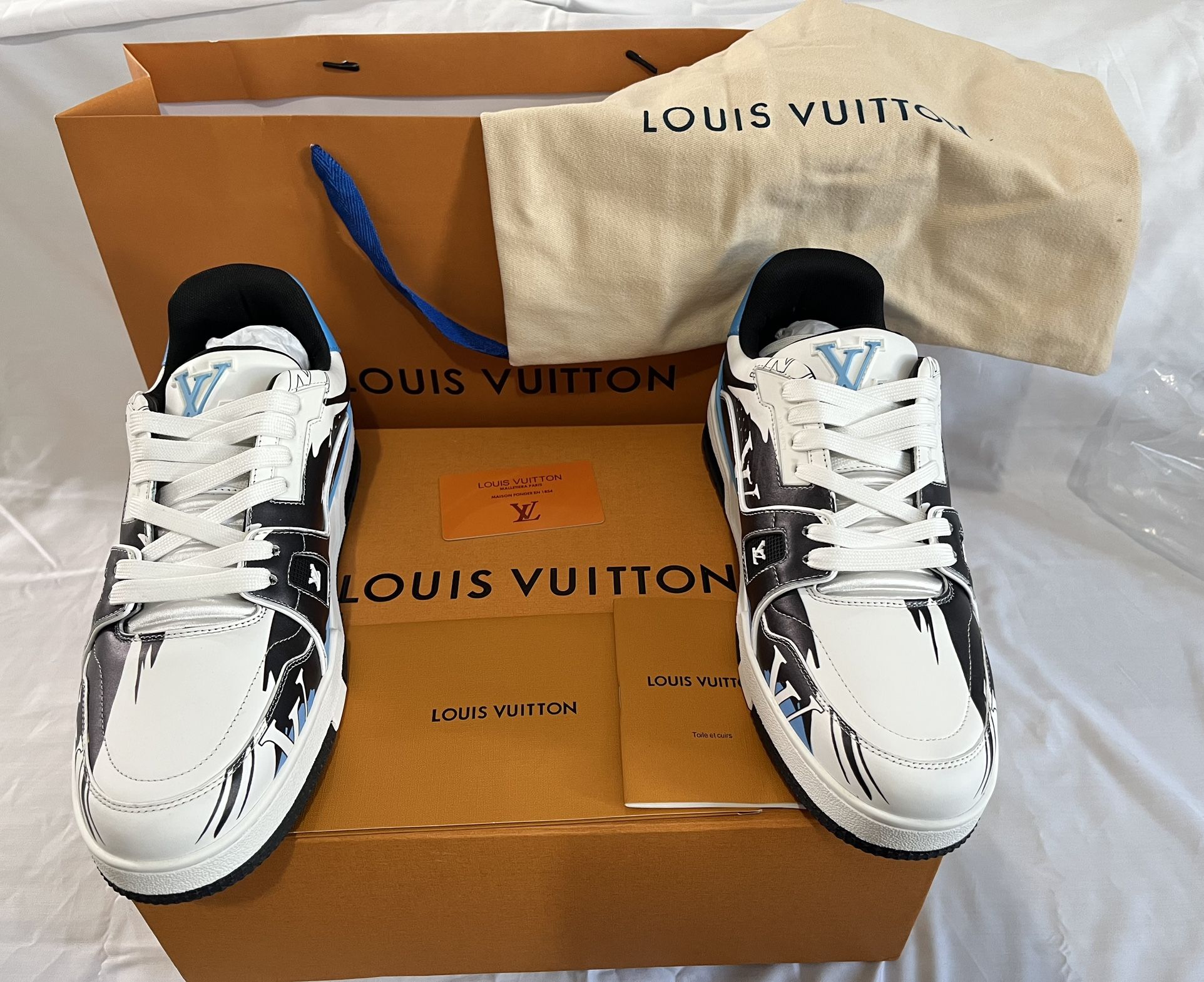 Brand New Authentic Louis Vuitton Trainer #54 Graphic Print Blue