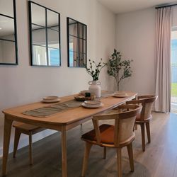 Dining Table & Seating 